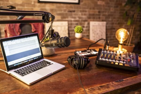 Audio Technica AT2040 Dynamic Microphone Review Perfect for Podcasts and Broadcast-Quality Sound